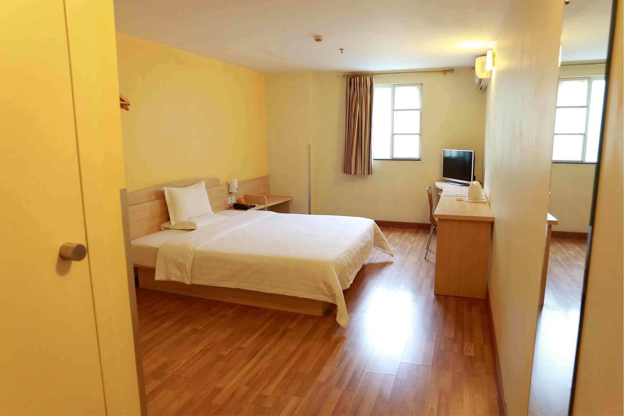 7Days Inn Deyang Wenmiao Square Bagian luar foto