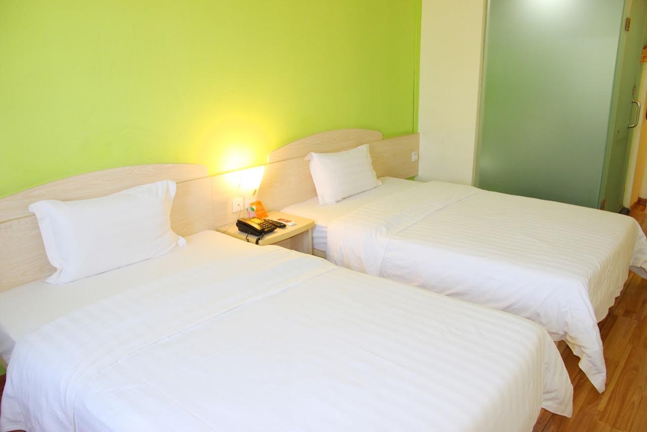 7Days Inn Deyang Wenmiao Square Bagian luar foto